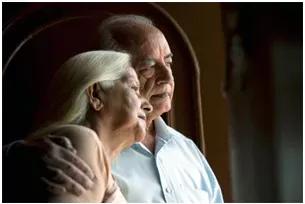 5 Cataract Symptoms in Elderly Parents You Should Not Ignore