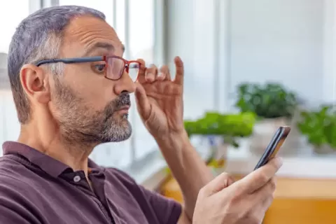 Presbyopia: Symptoms,Causes & Treatment