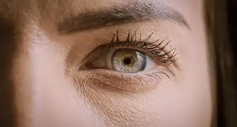 Black Spots in the Eye: Causes, Symptoms, and Treatment Options